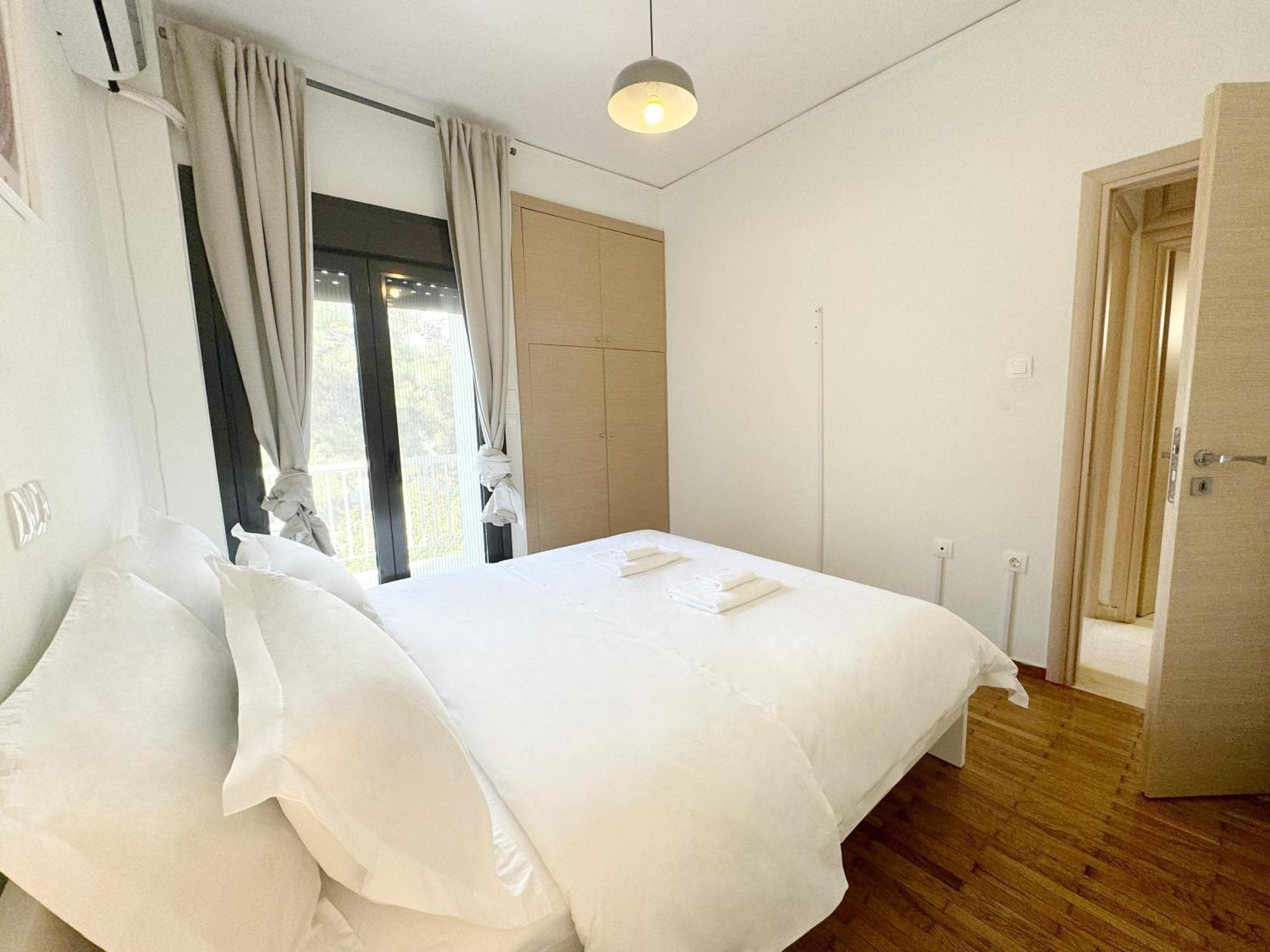 John Glyfada Apartment